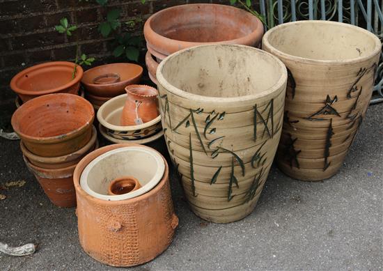 Qty terracotta pots